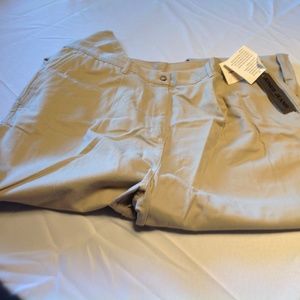 Jones Jeans 22 W  elastic in back